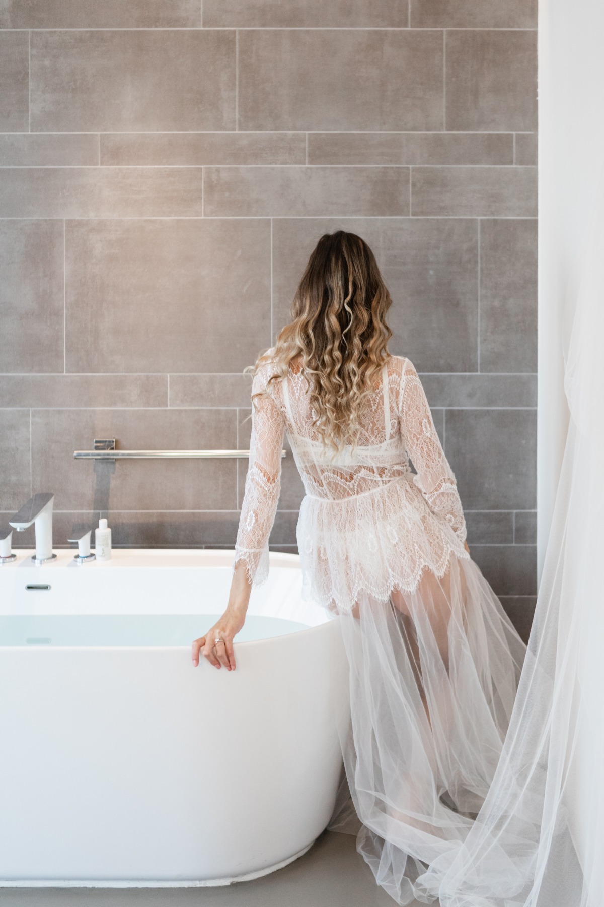 This Is Exactly How To Relax The Morning Of Your Wedding