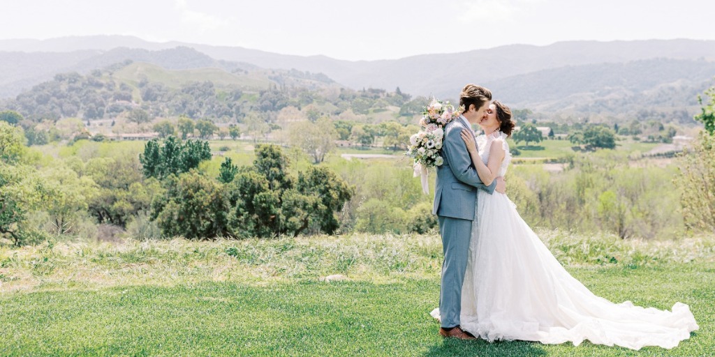 Your Guide To Hosting An Elegant Outdoor Micro-Wedding