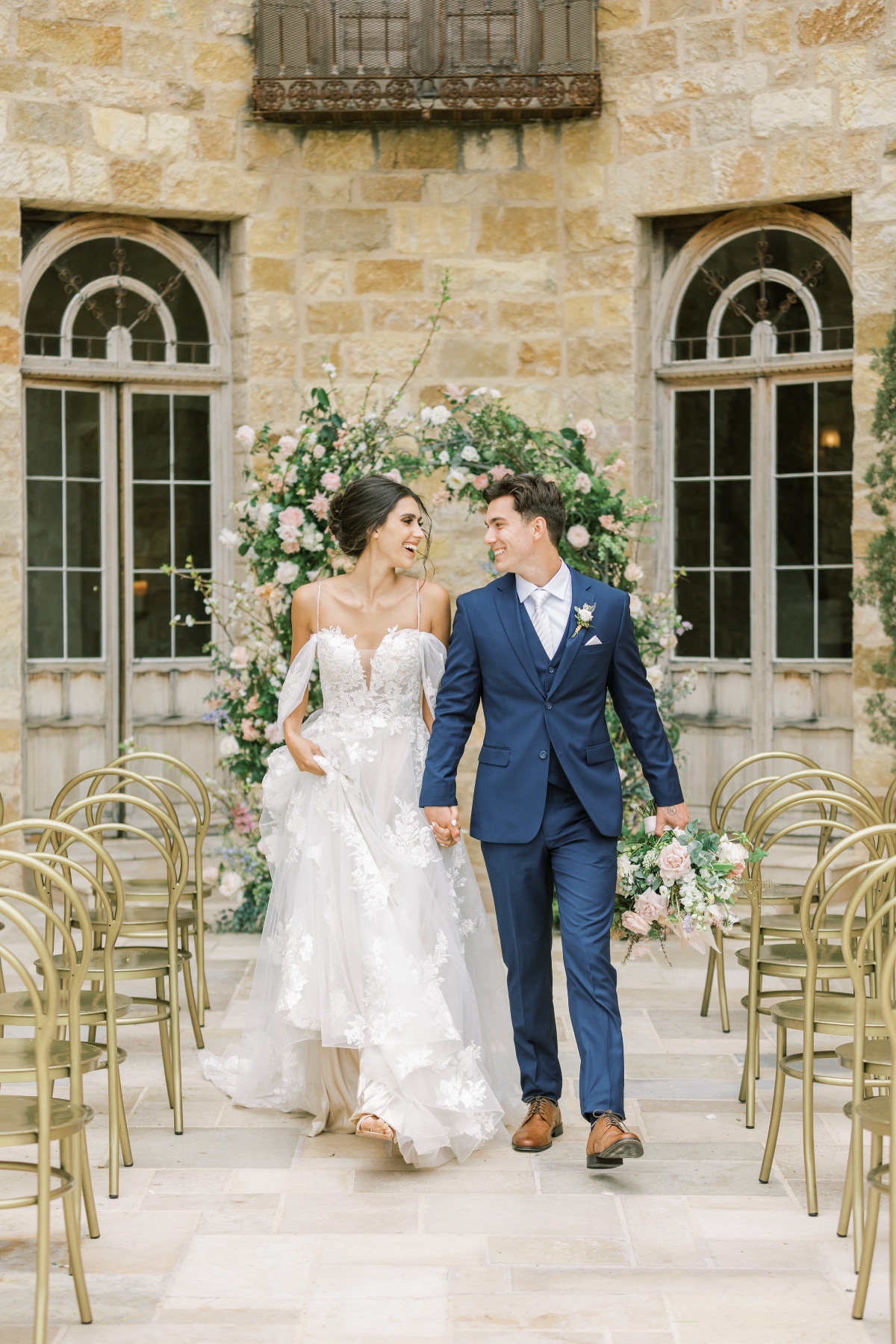Delicate Luxe Micro-Wedding with Pastels at Sunstone Winery
