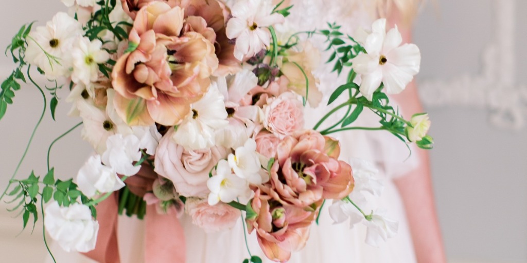 The Best Floral Perfume For Your Bridal Style