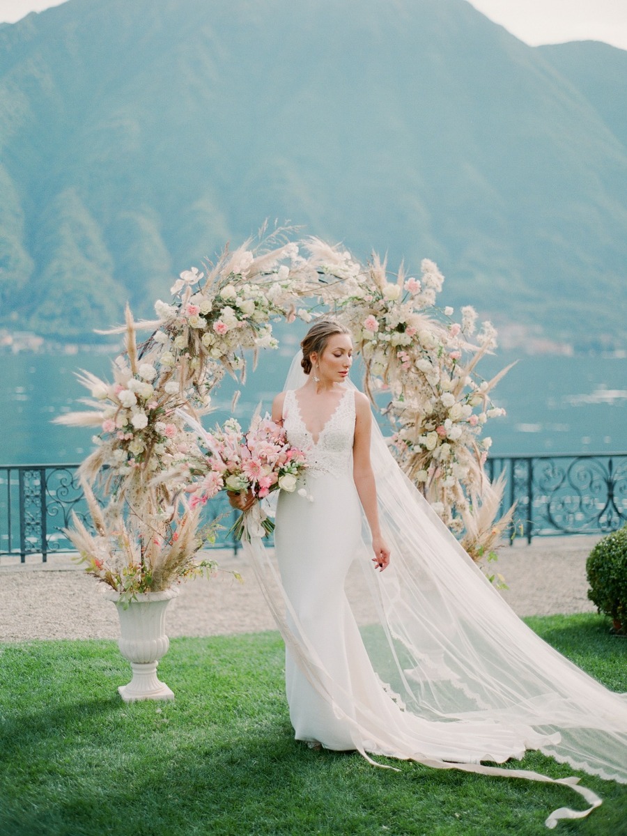 This Romantic Elopement Inspiration On Lake Como Is What Dreams Are Made Of