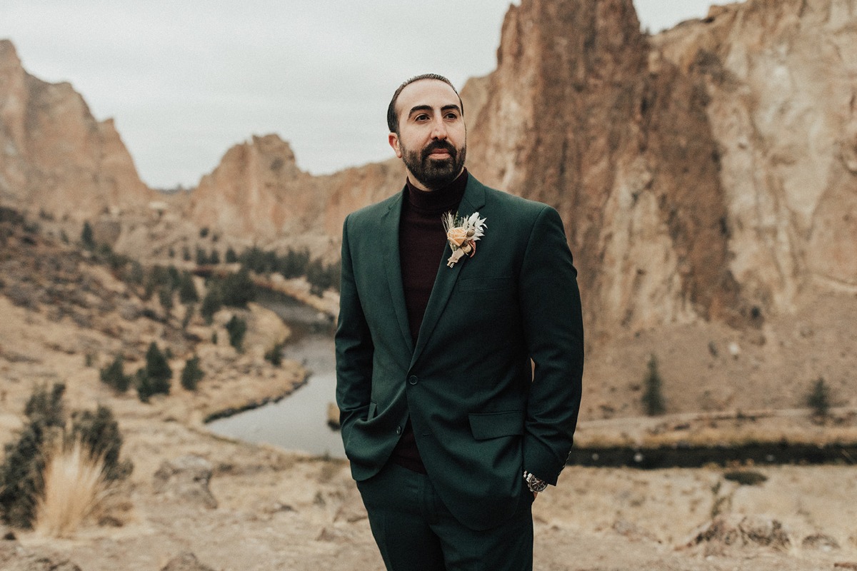 An Outdoor Ceremony in Oregon With A Jaw-Dropping View