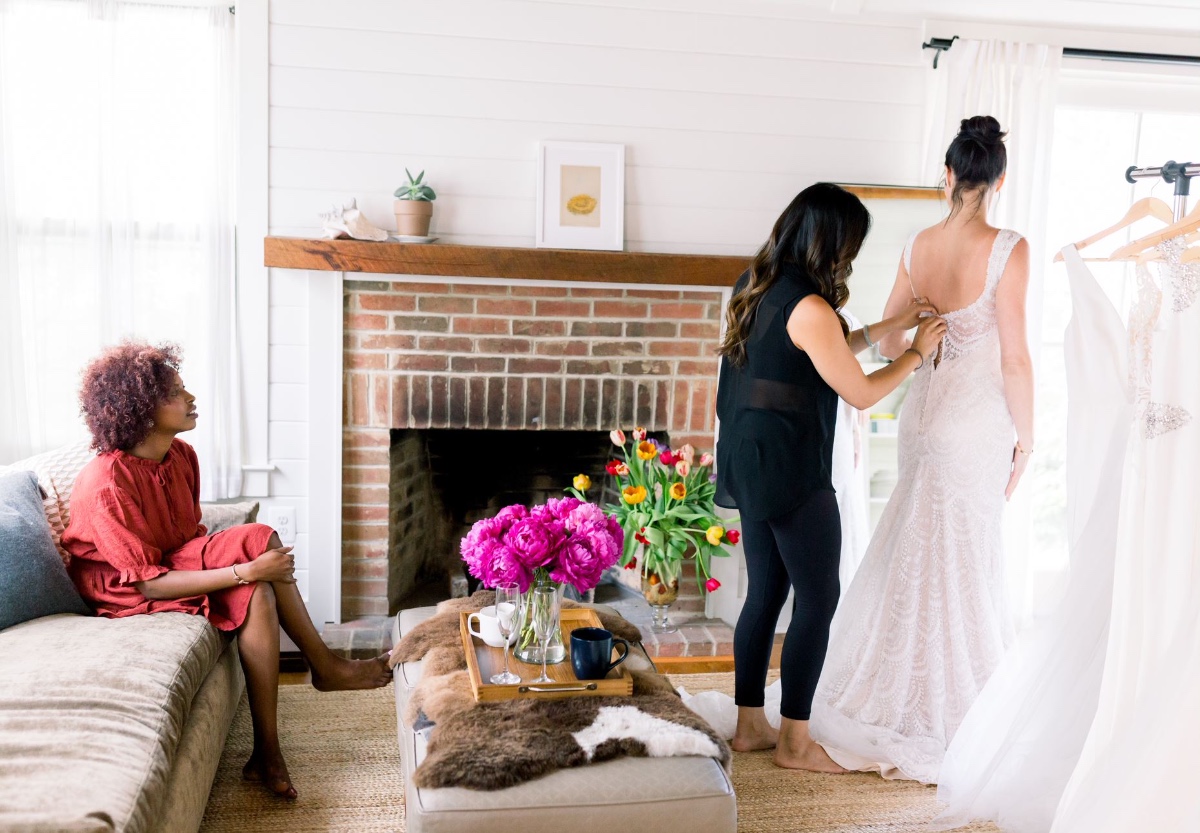 How To Plan The Perfect Try-At-Home Wedding Dress Day with Grace+Ivory