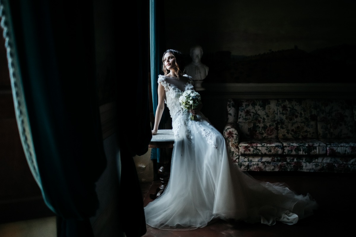 Opulent Tuscan Wedding Inspiration With A Nod To Bridgerton
