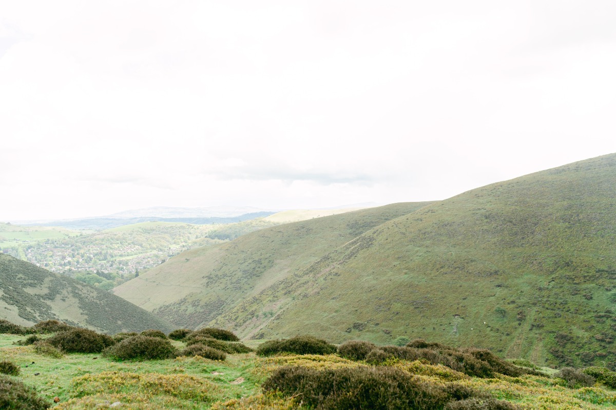 luxury-elopement-photographer-in-the-eng