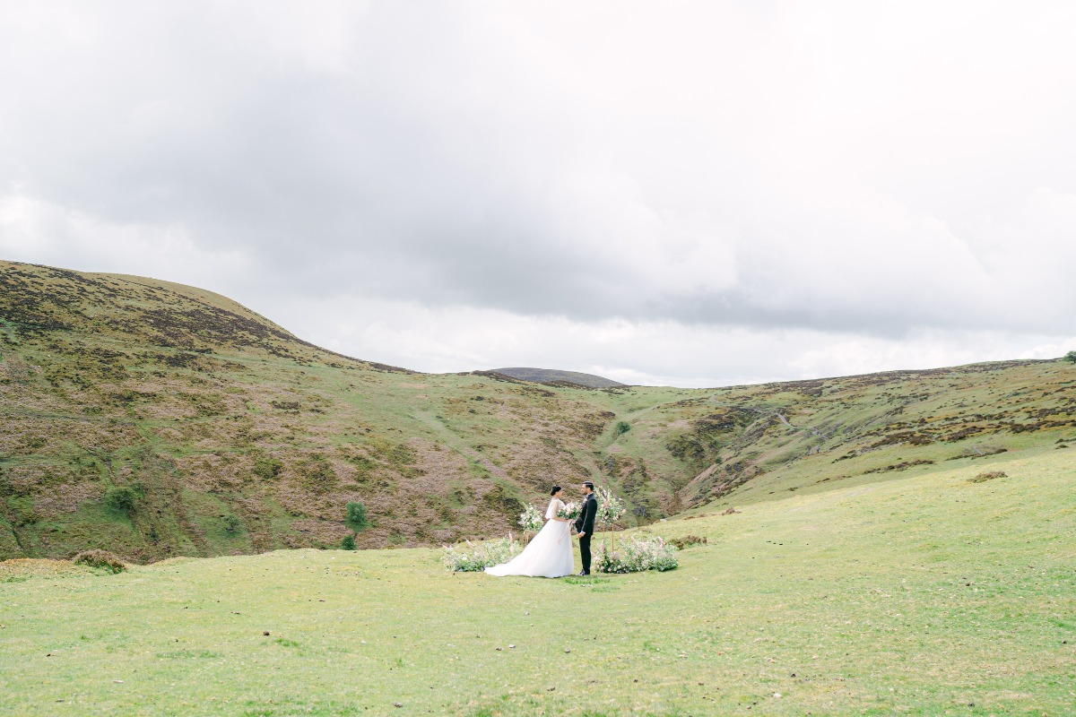 luxury-elopement-photographer-in-the-eng