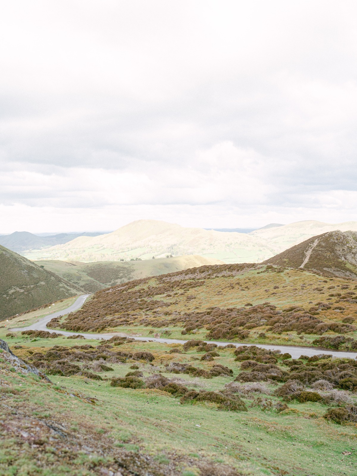 luxury-elopement-photographer-in-the-eng