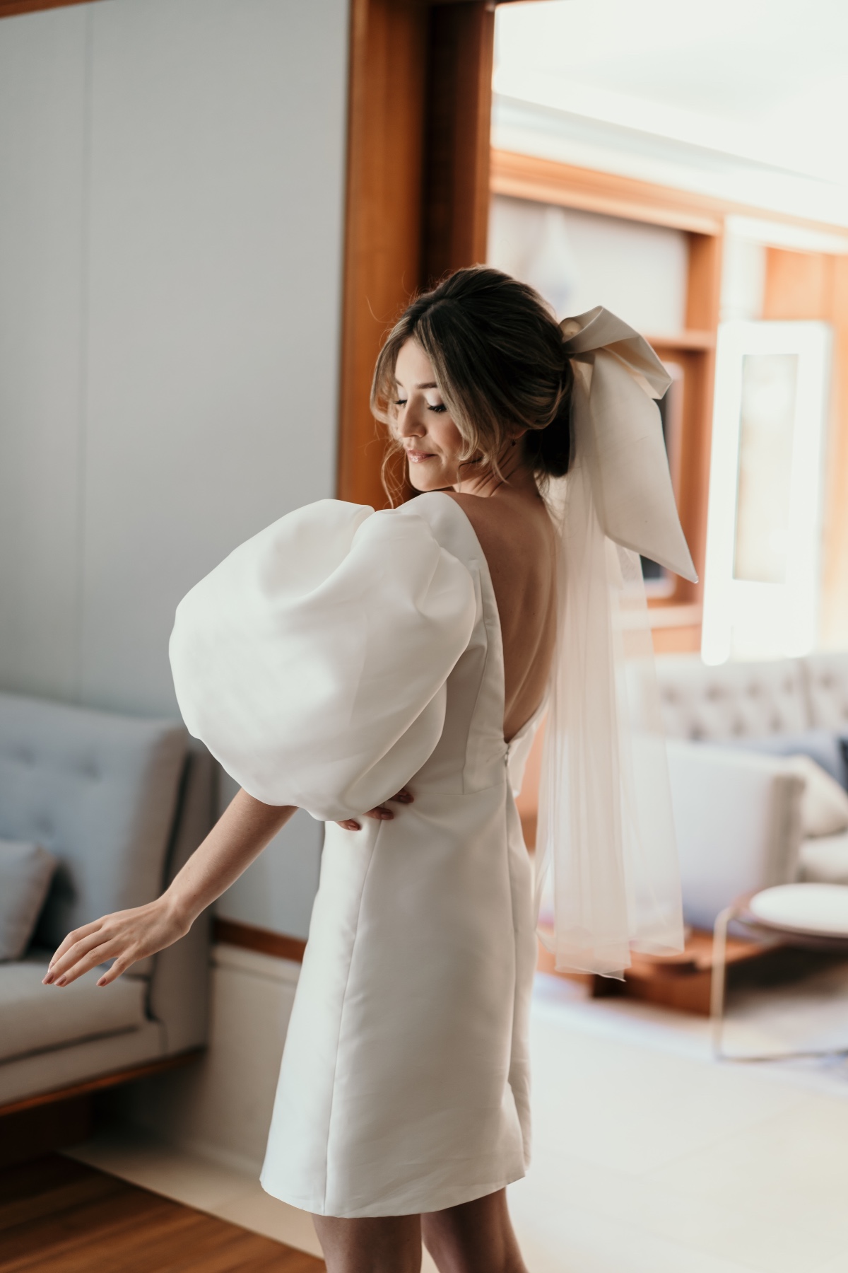 An Efforlessly Chic Take On The Hotel Wedding
