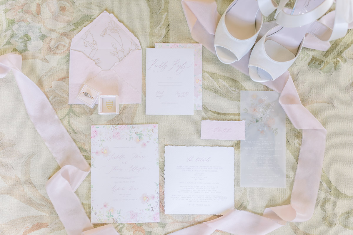 Enchant Your Wedding Guests With An Exquistie Wedding Just Like This One