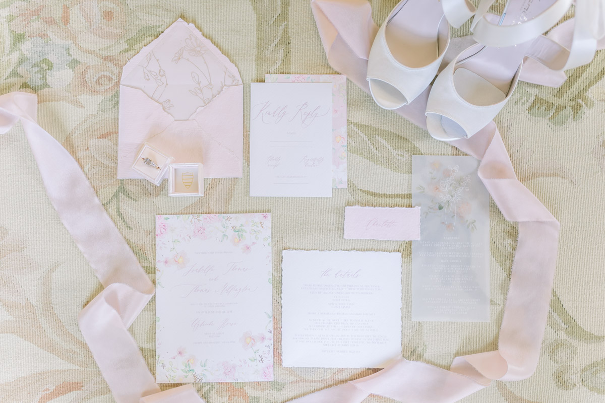 Enchant Your Wedding Guests With An Exquistie Wedding Just Like This One