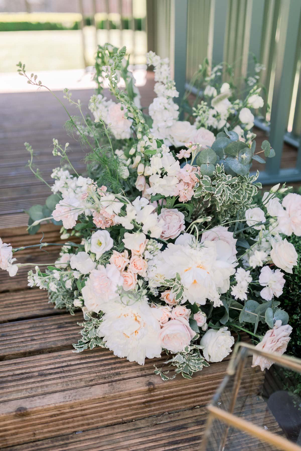 Enchant Your Wedding Guests With An Exquistie Wedding Just Like This One