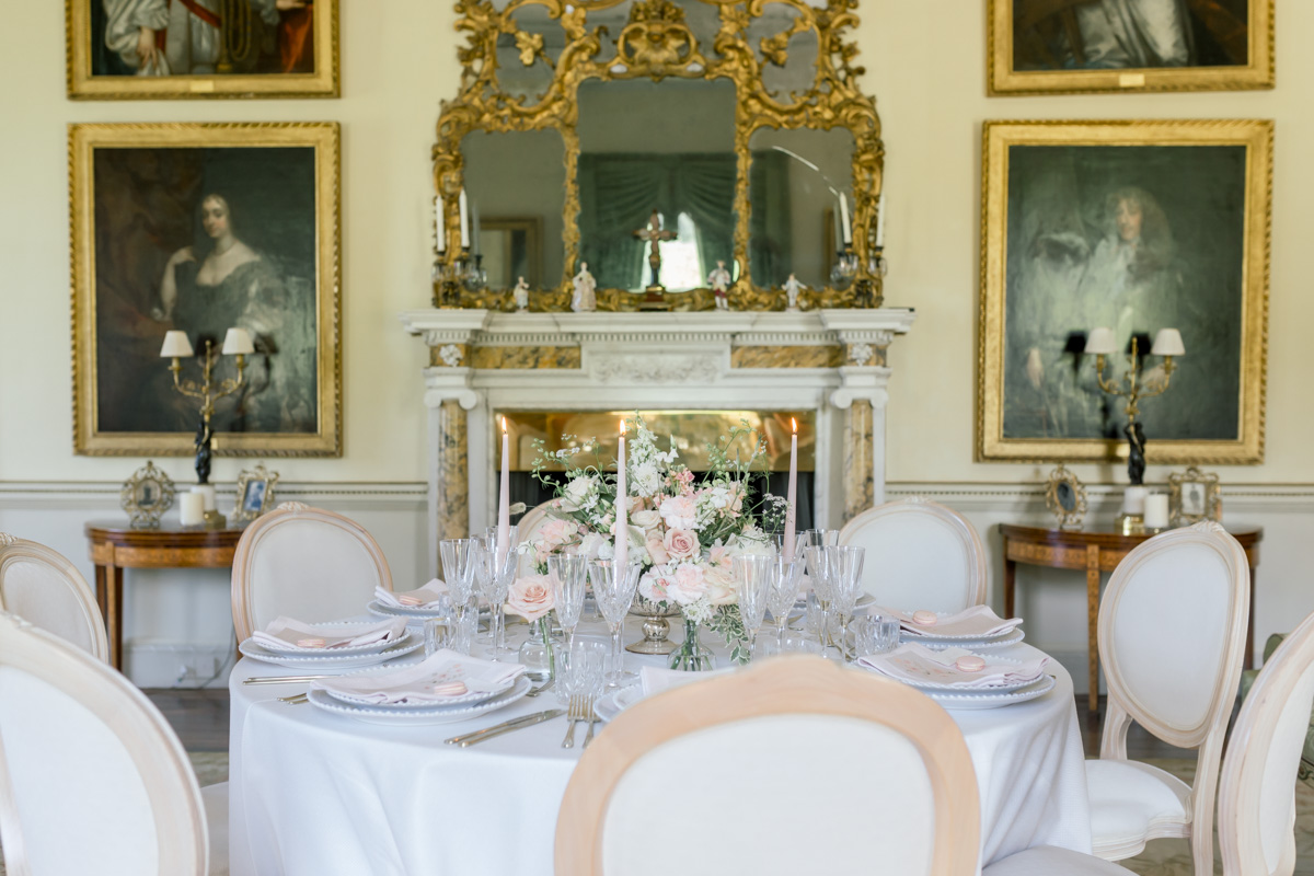 Enchant Your Wedding Guests With An Exquistie Wedding Just Like This One