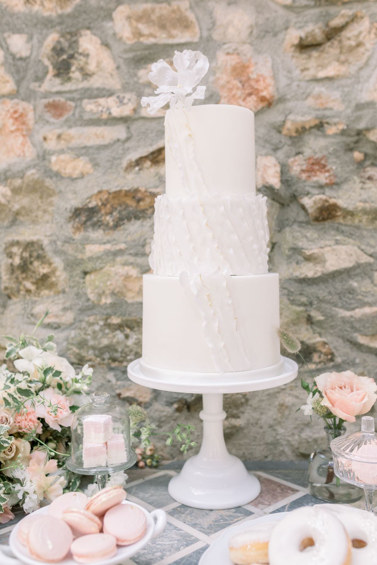Enchant Your Wedding Guests With An Exquistie Wedding Just Like This One