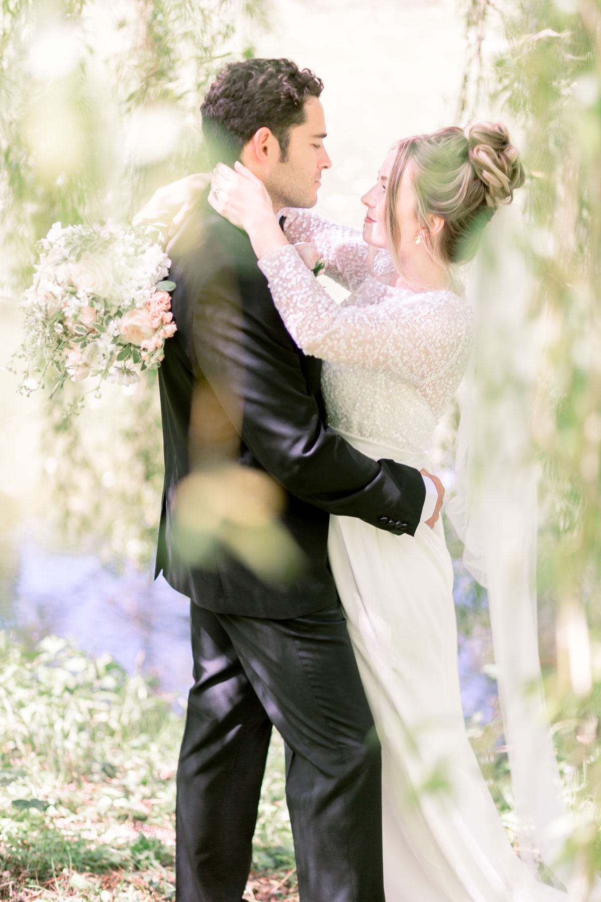 Enchant Your Wedding Guests With An Exquistie Wedding Just Like This One
