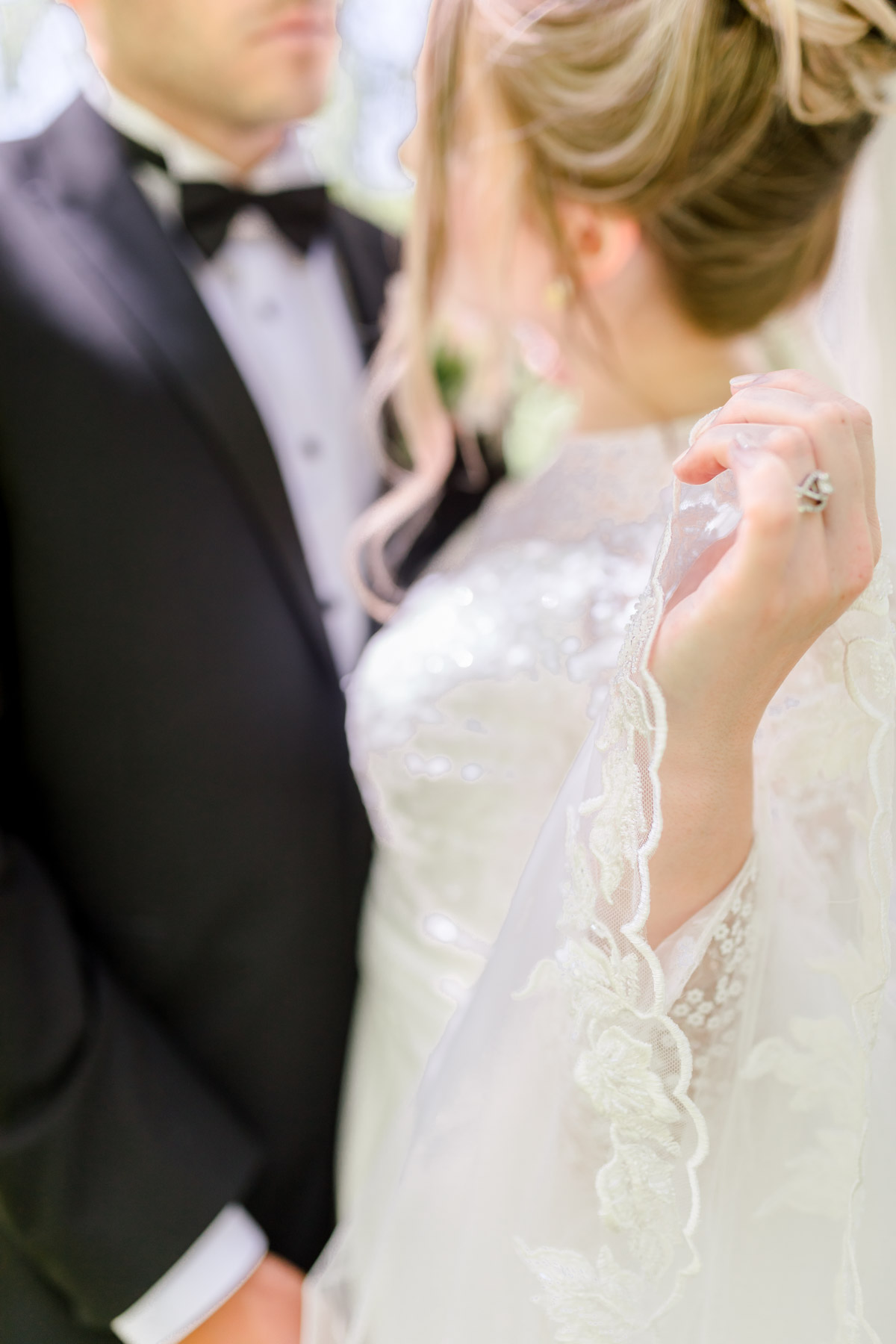 Enchant Your Wedding Guests With An Exquistie Wedding Just Like This One