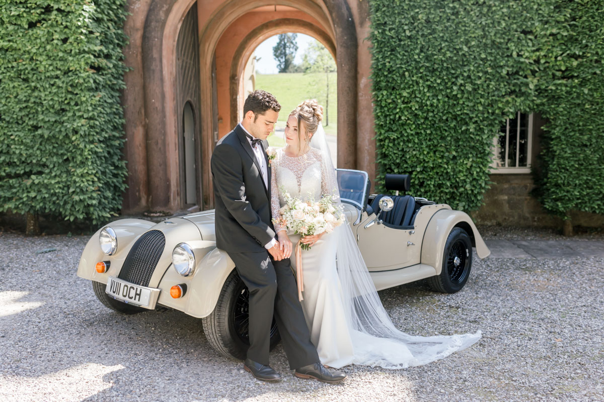 Enchant Your Wedding Guests With An Exquistie Wedding Just Like This One