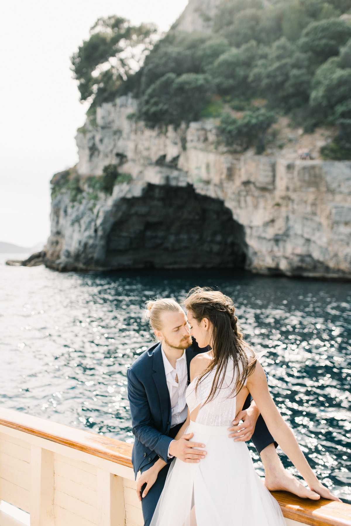 between-land-and-see-on-french-riviera-p