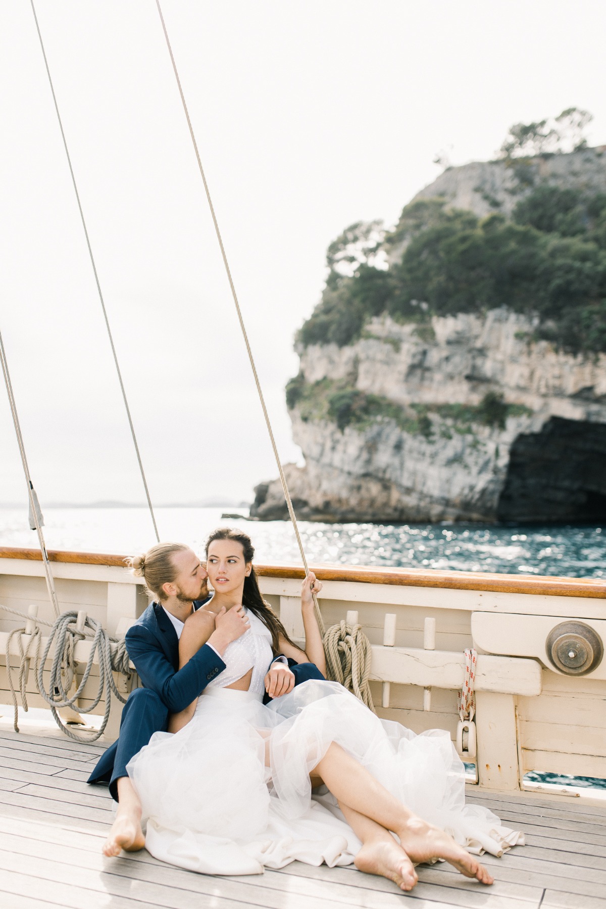 between-land-and-see-on-french-riviera-p