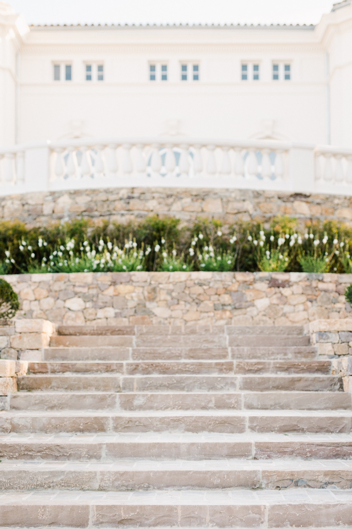 between-land-and-see-on-french-riviera-p