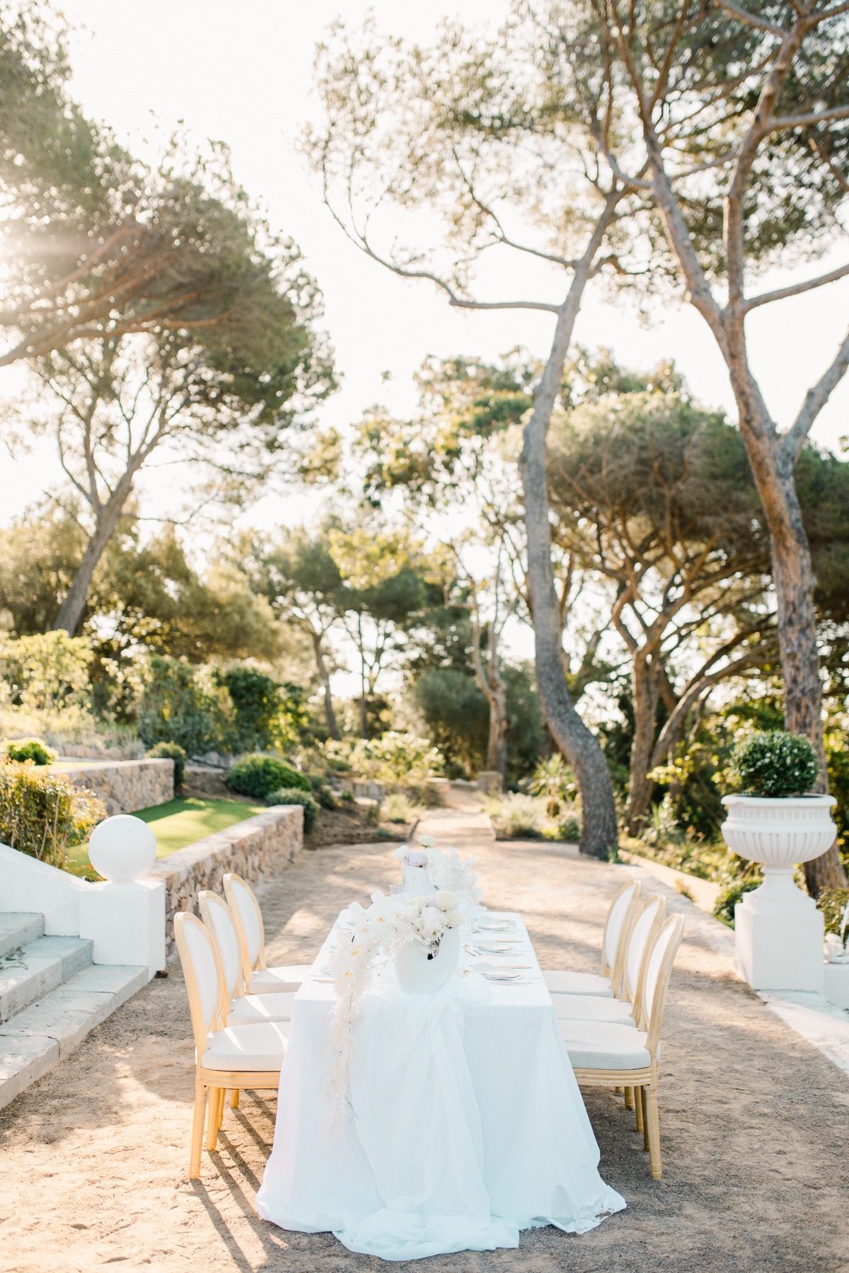 between-land-and-see-on-french-riviera-p
