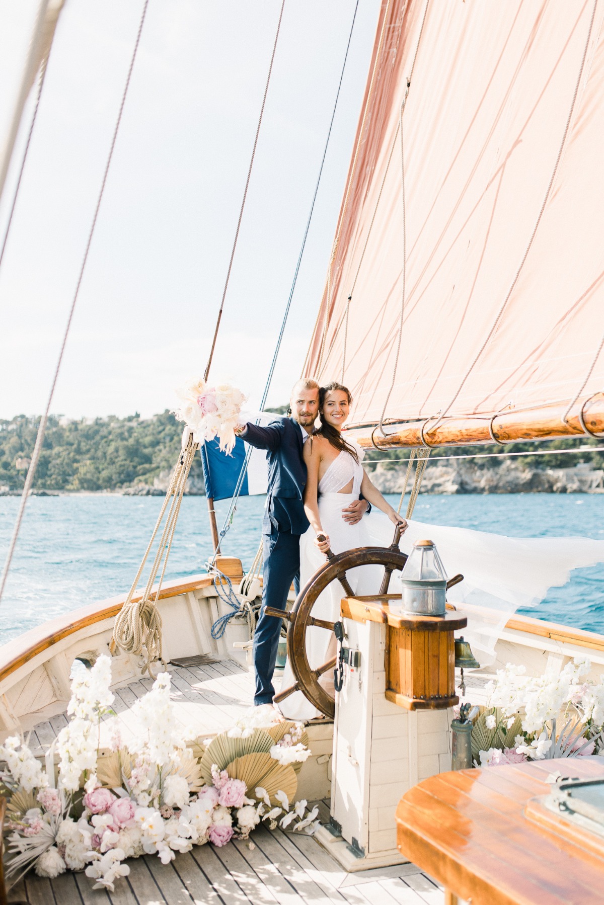between-land-and-see-on-french-riviera-p