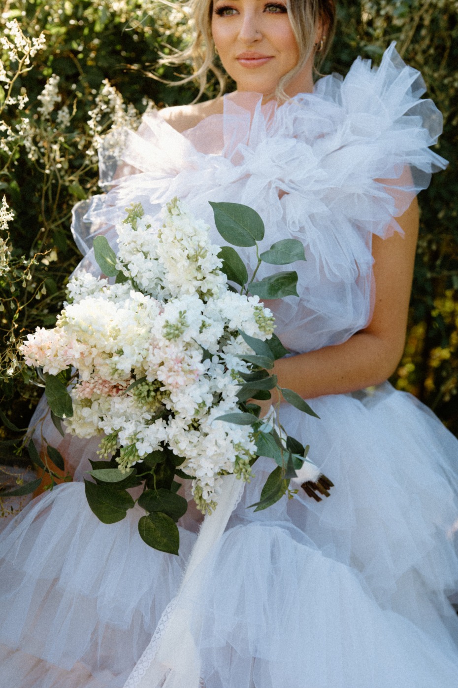 This Simple Bouquet DIY From Afloral Will Stun At Your Classic Wedding