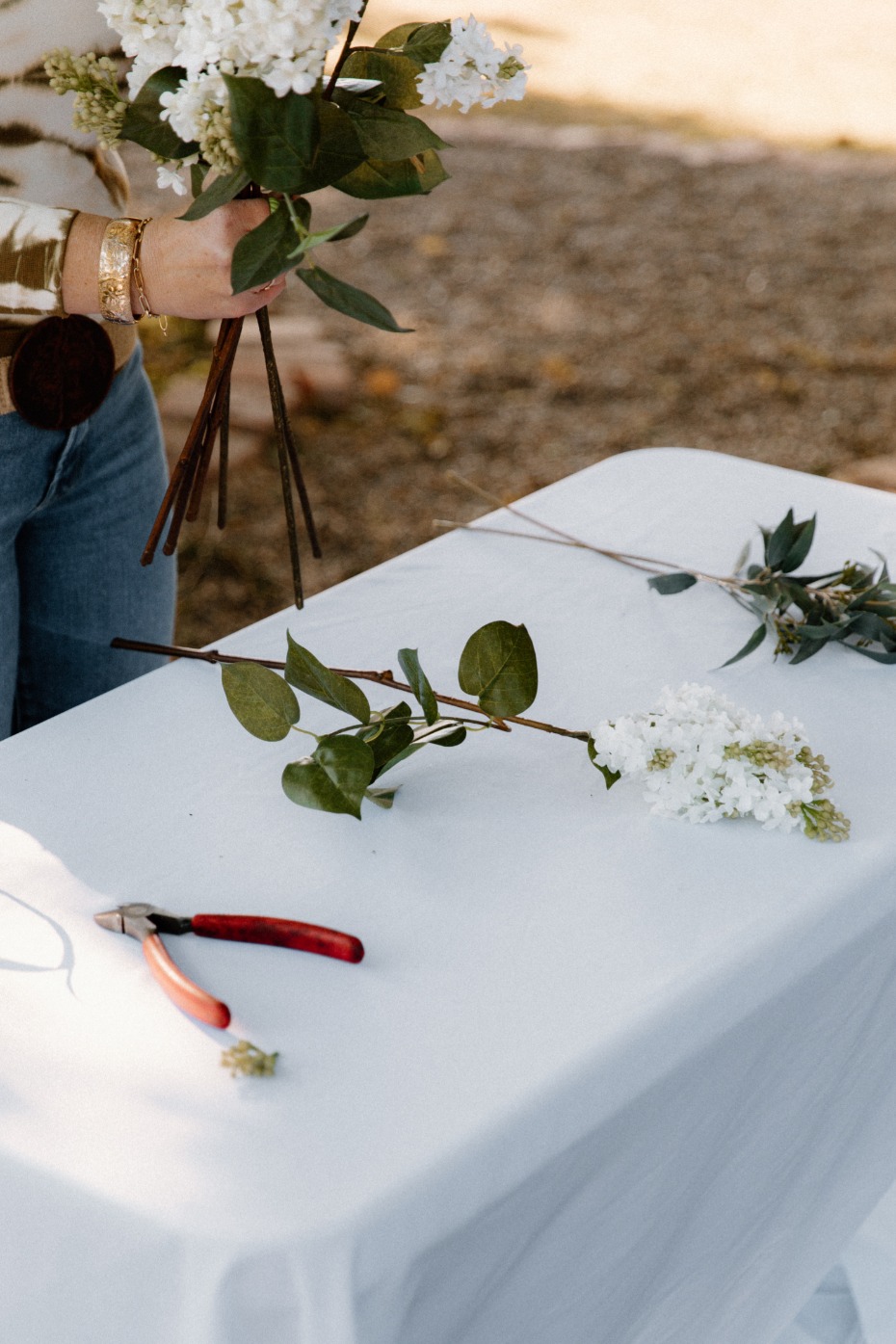 This Simple Bouquet DIY From Afloral Will Stun At Your Classic Wedding