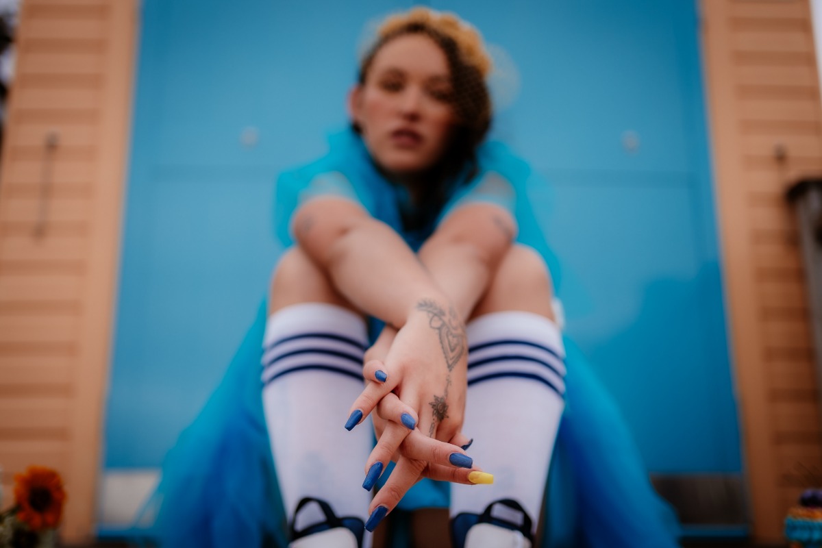 rollergirl-katherine-and-her-camera-25