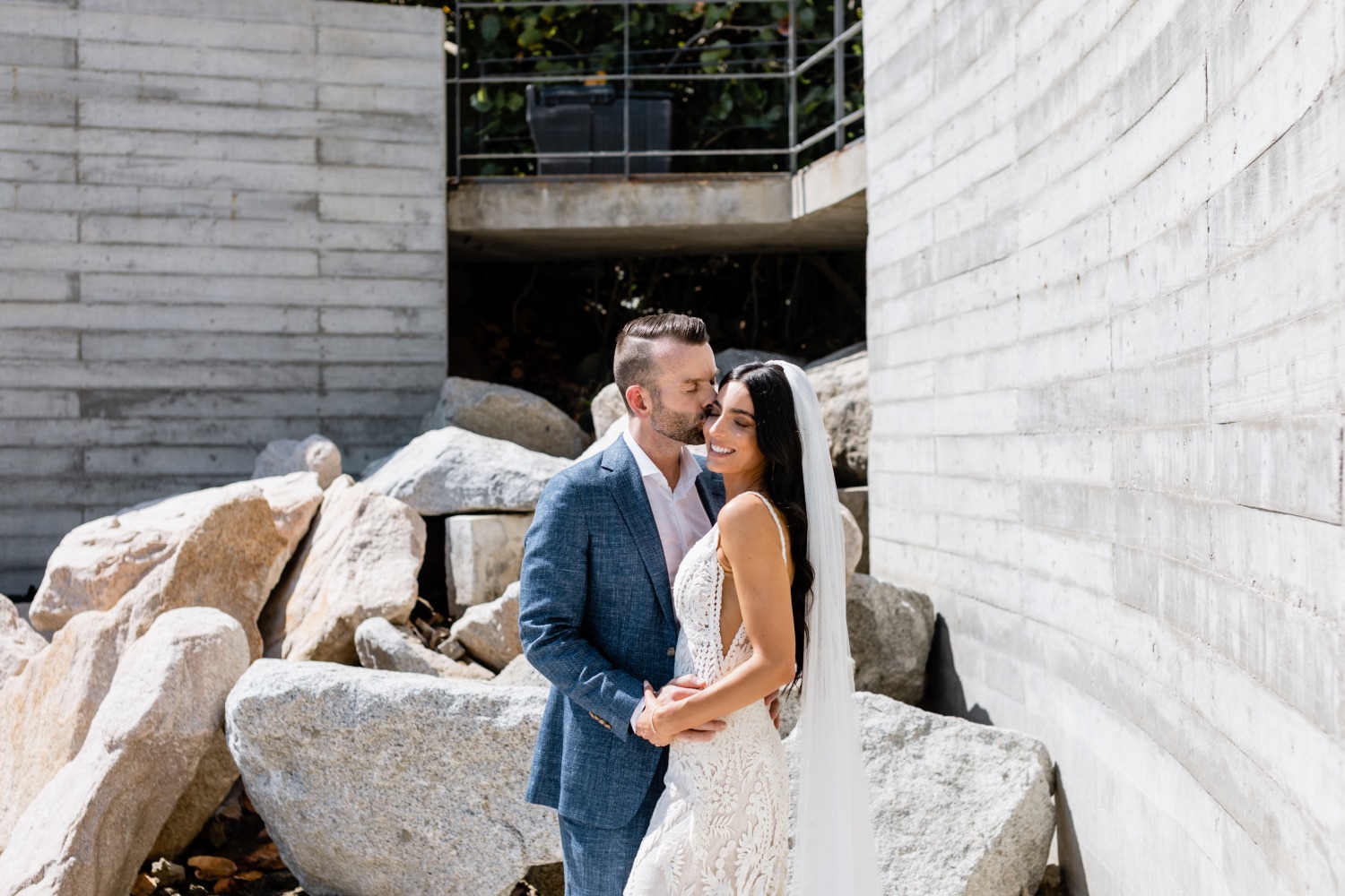 stylish-monochromatic-micro-beach-weddin