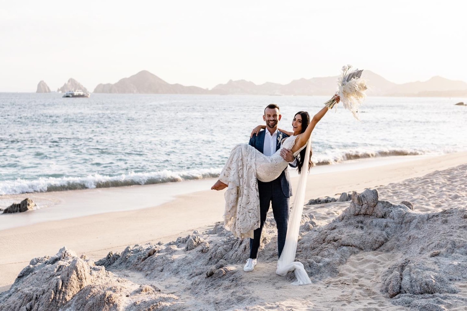 stylish-monochromatic-micro-beach-weddin
