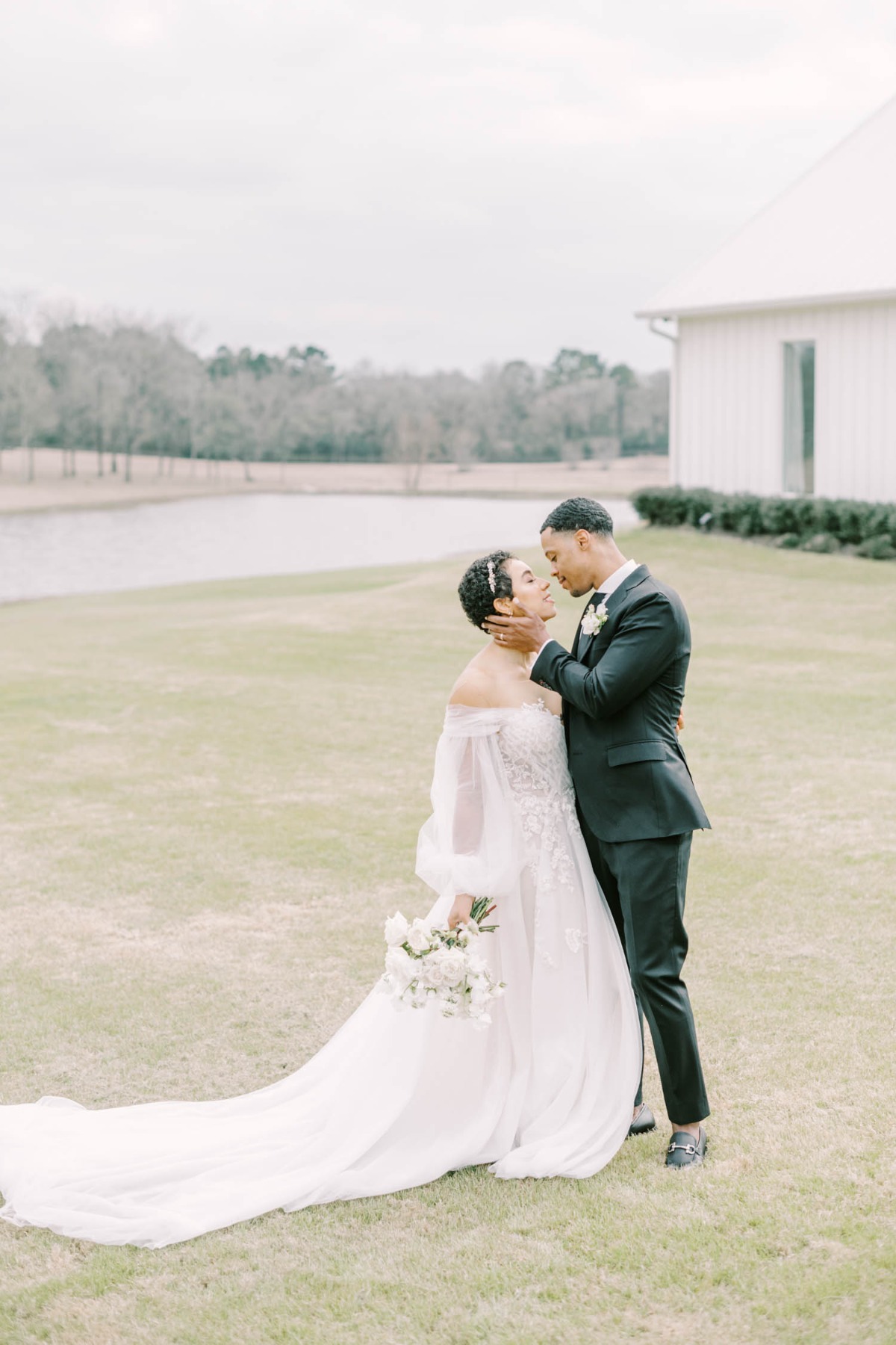 the-farmhouse-wedding-christina-elliott