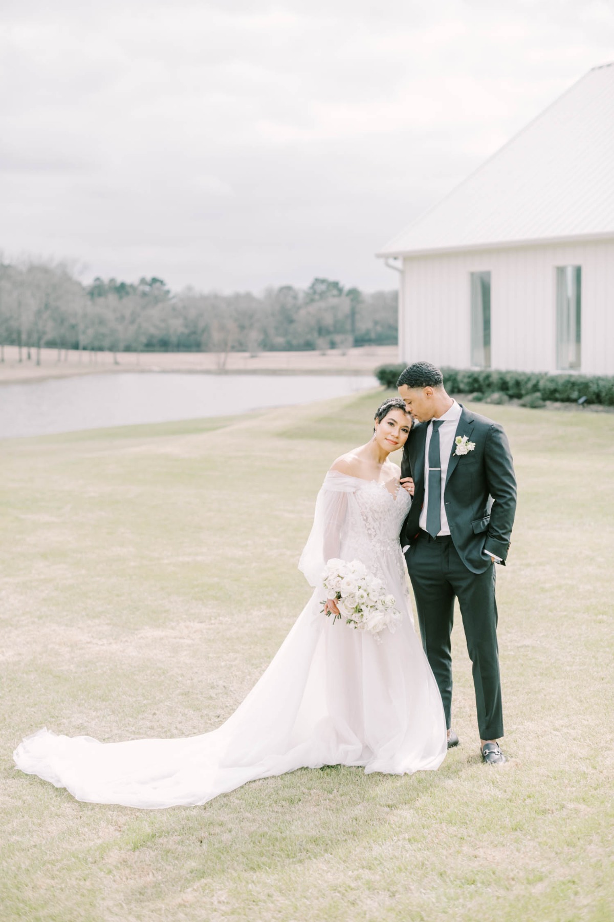 the-farmhouse-wedding-christina-elliott