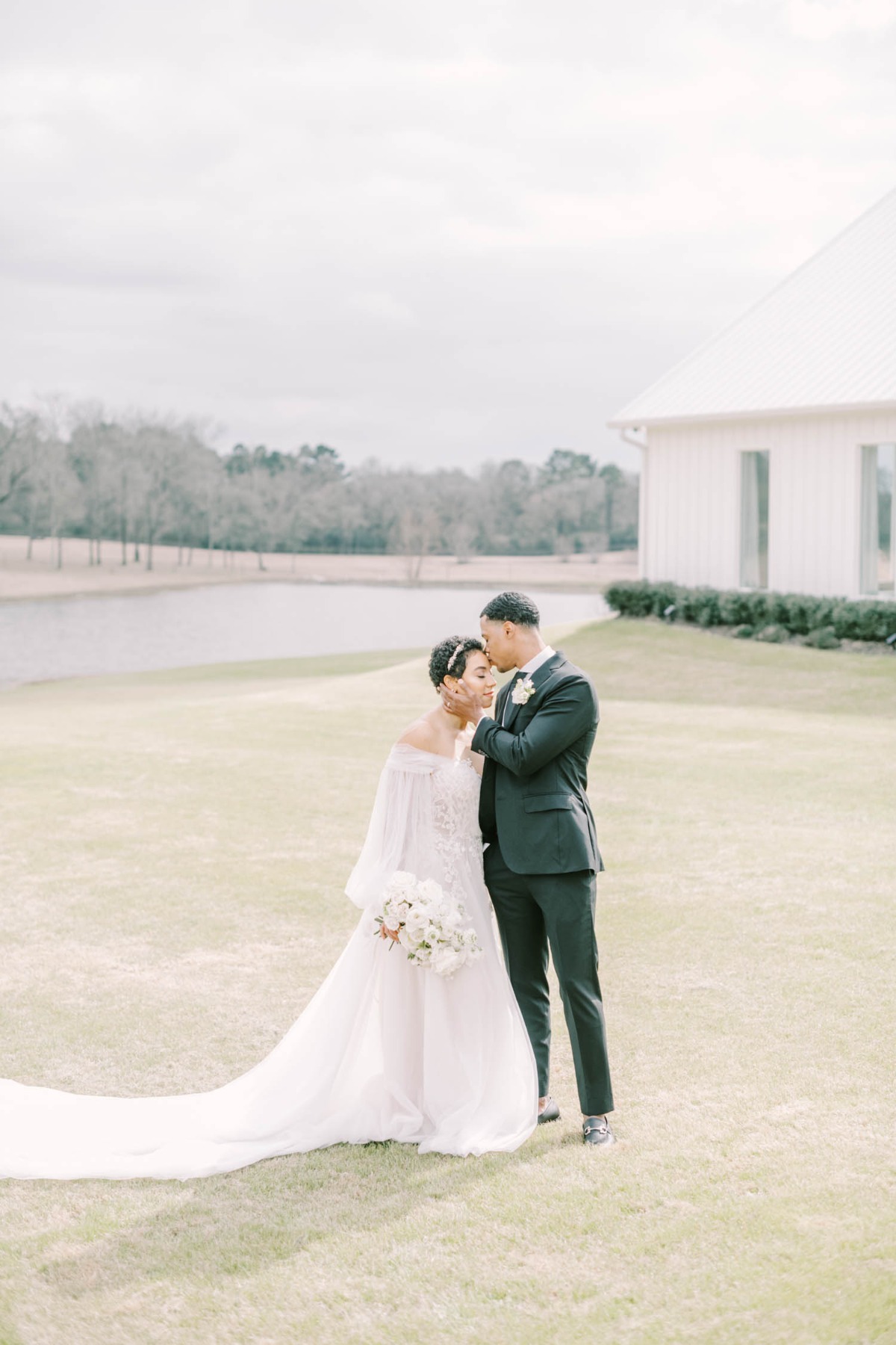 the-farmhouse-wedding-christina-elliott