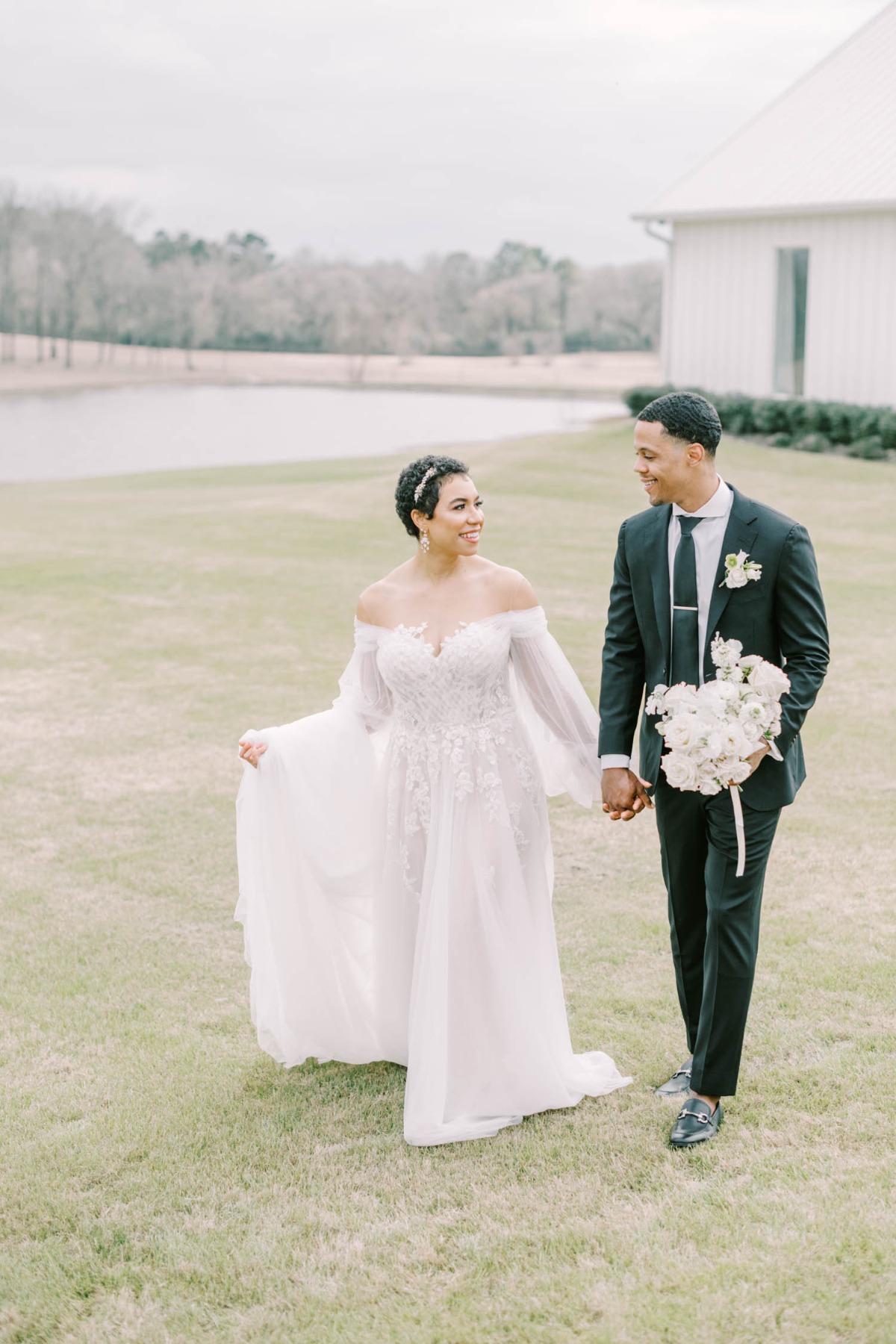 the-farmhouse-wedding-christina-elliott