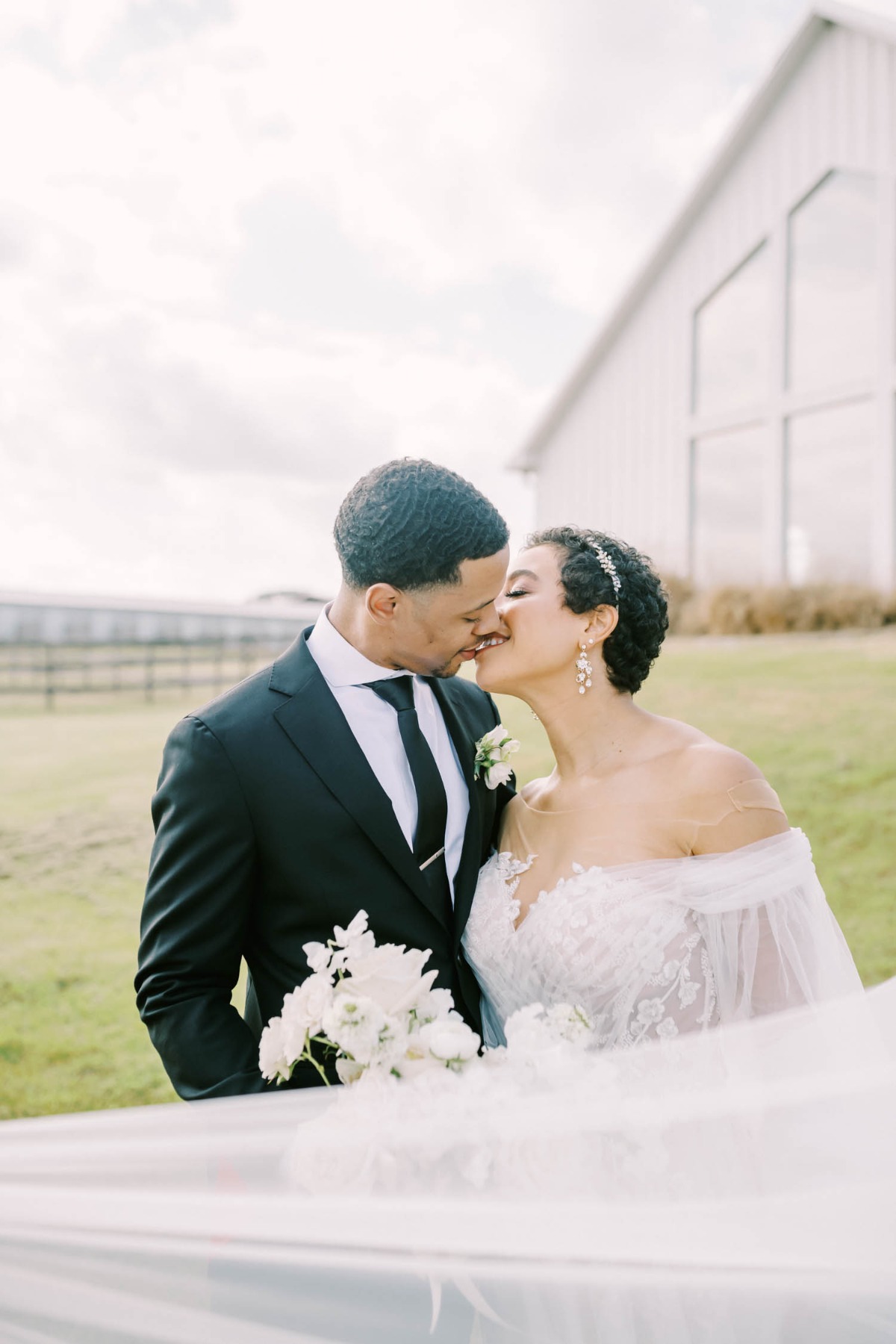 the-farmhouse-wedding-christina-elliott