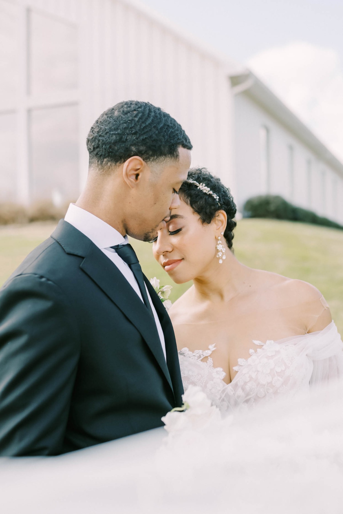 the-farmhouse-wedding-christina-elliott