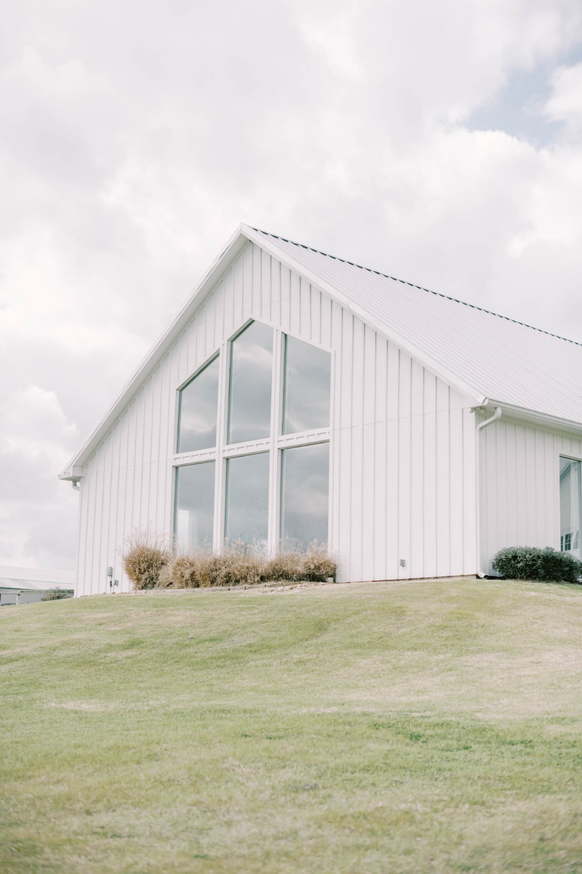 the-farmhouse-wedding-christina-elliott