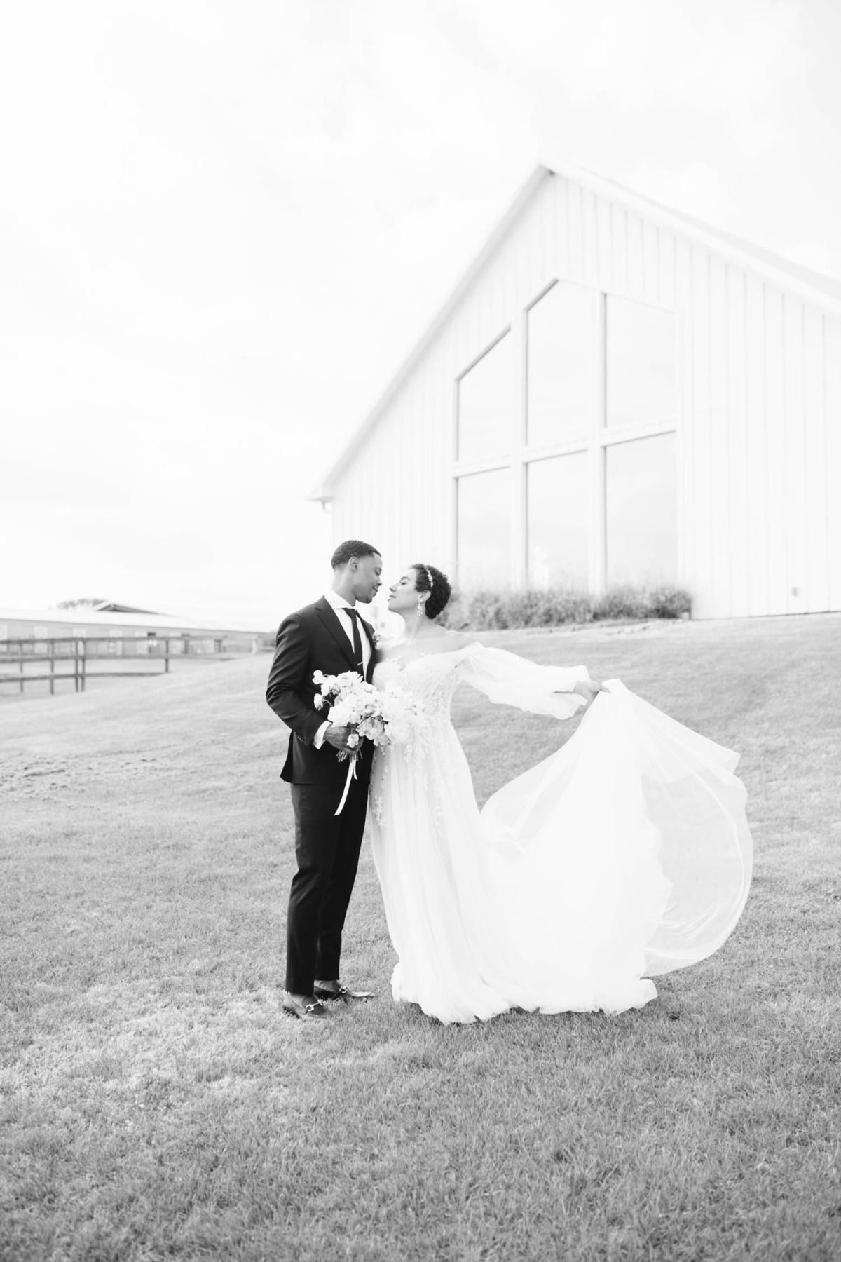 the-farmhouse-wedding-christina-elliott