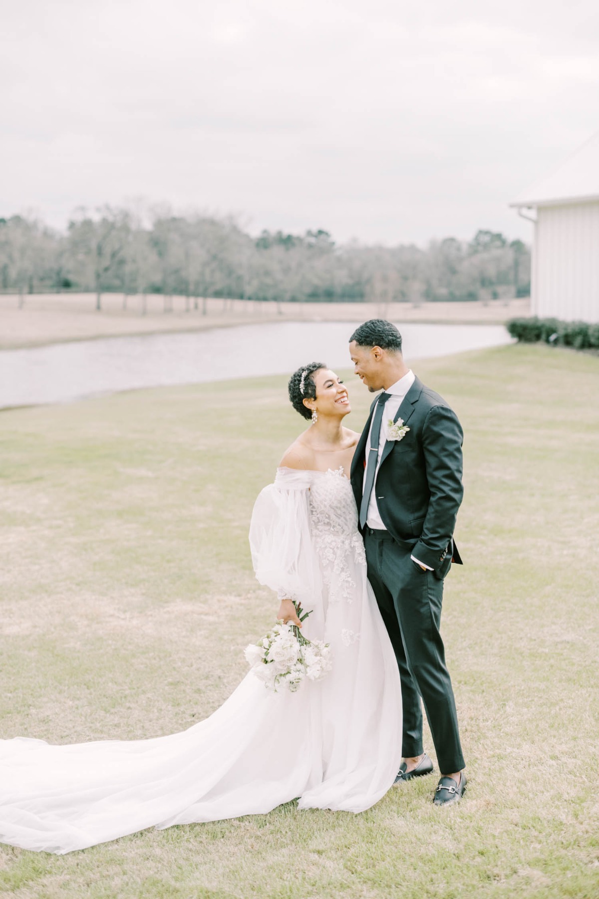 the-farmhouse-wedding-christina-elliott