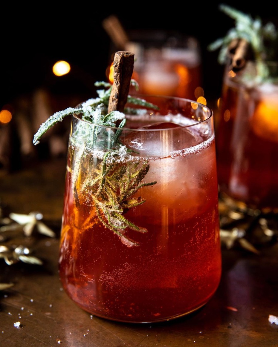 10 Winter Cocktails and Mocktails to get Cozy with this Holiday Season