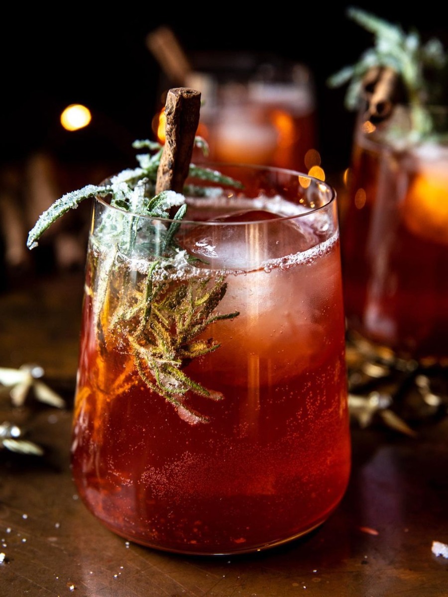 10 Winter Cocktails and Mocktails to get Cozy with this Holiday Season