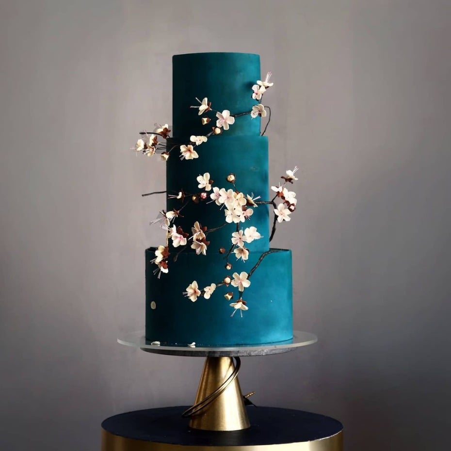 20 Jewel Tone Cakes to Inspire