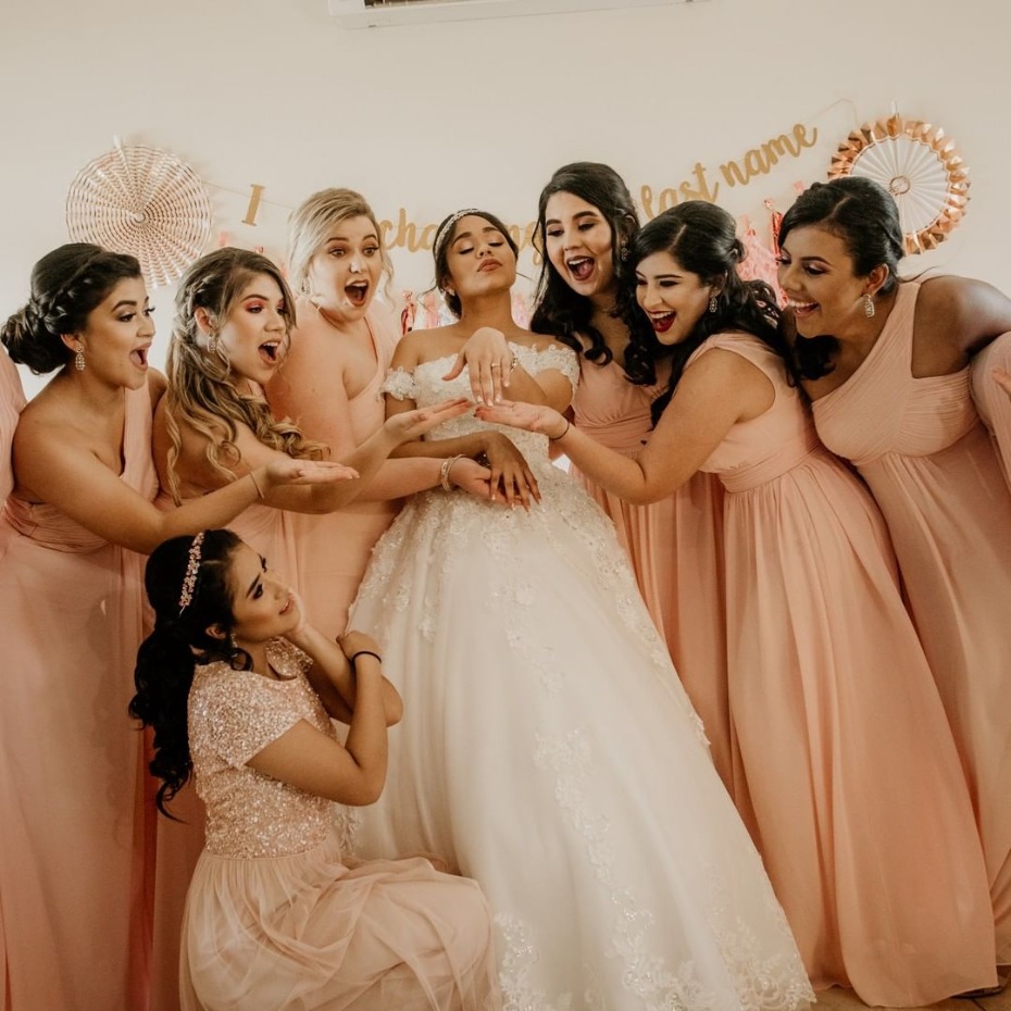 The Ultimate Guide to Choosing Bridesmaid Dress