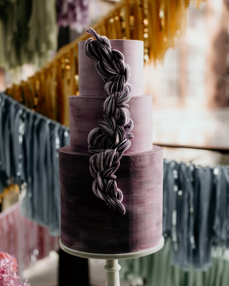 20 Jewel Tone Cakes to Inspire