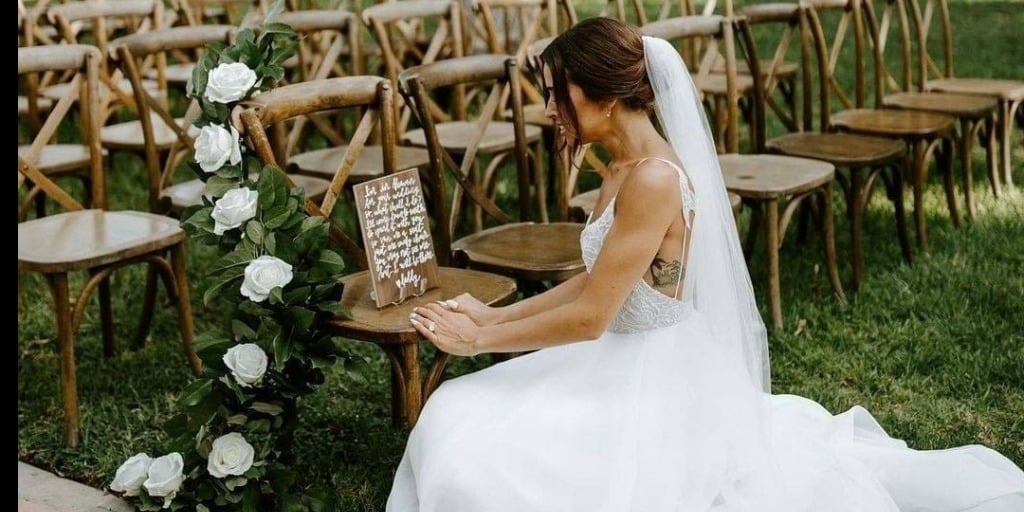 10 Easy Ways To Make Your Loved Ones Feel Seen On Your Big Day
