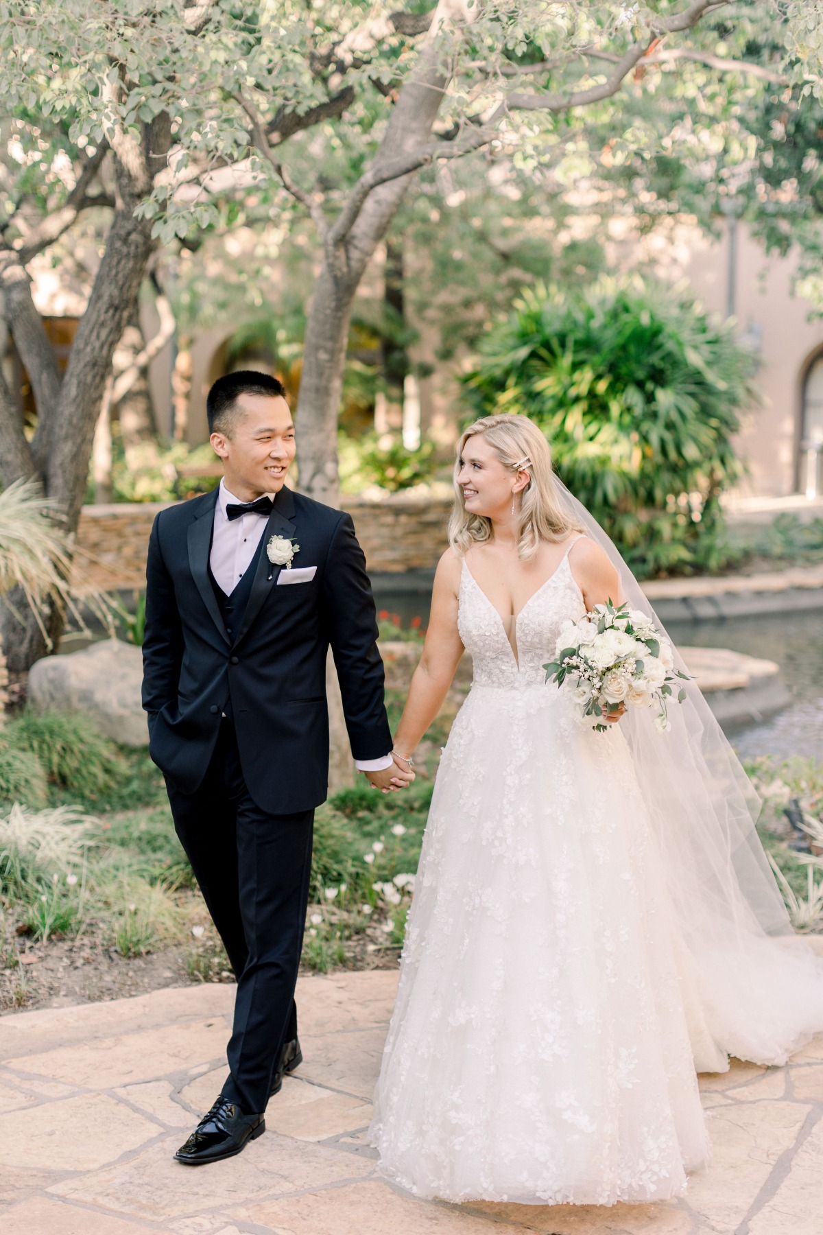 College Sweethearts Tie The Knot In An Intimate Backyard Ceremony