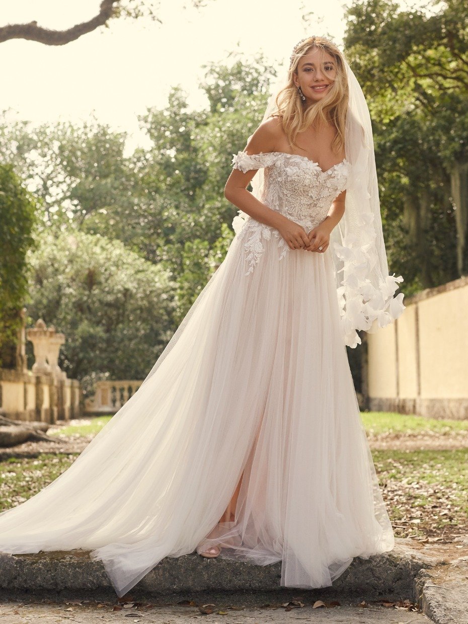 These Are the 2022 Bridal Trends Youâre Going to Want to Know From Maggie Sottero
