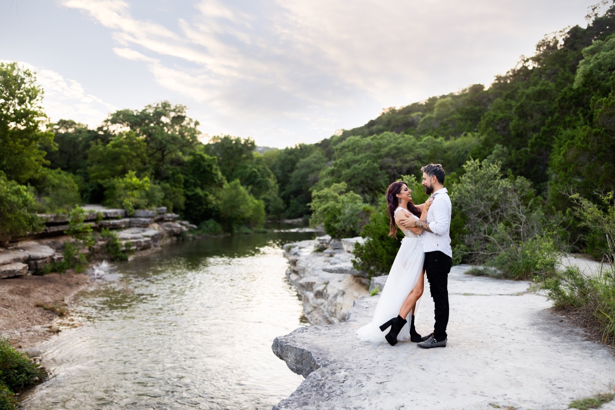 love-struck-elopement-tx-lomonico-photog