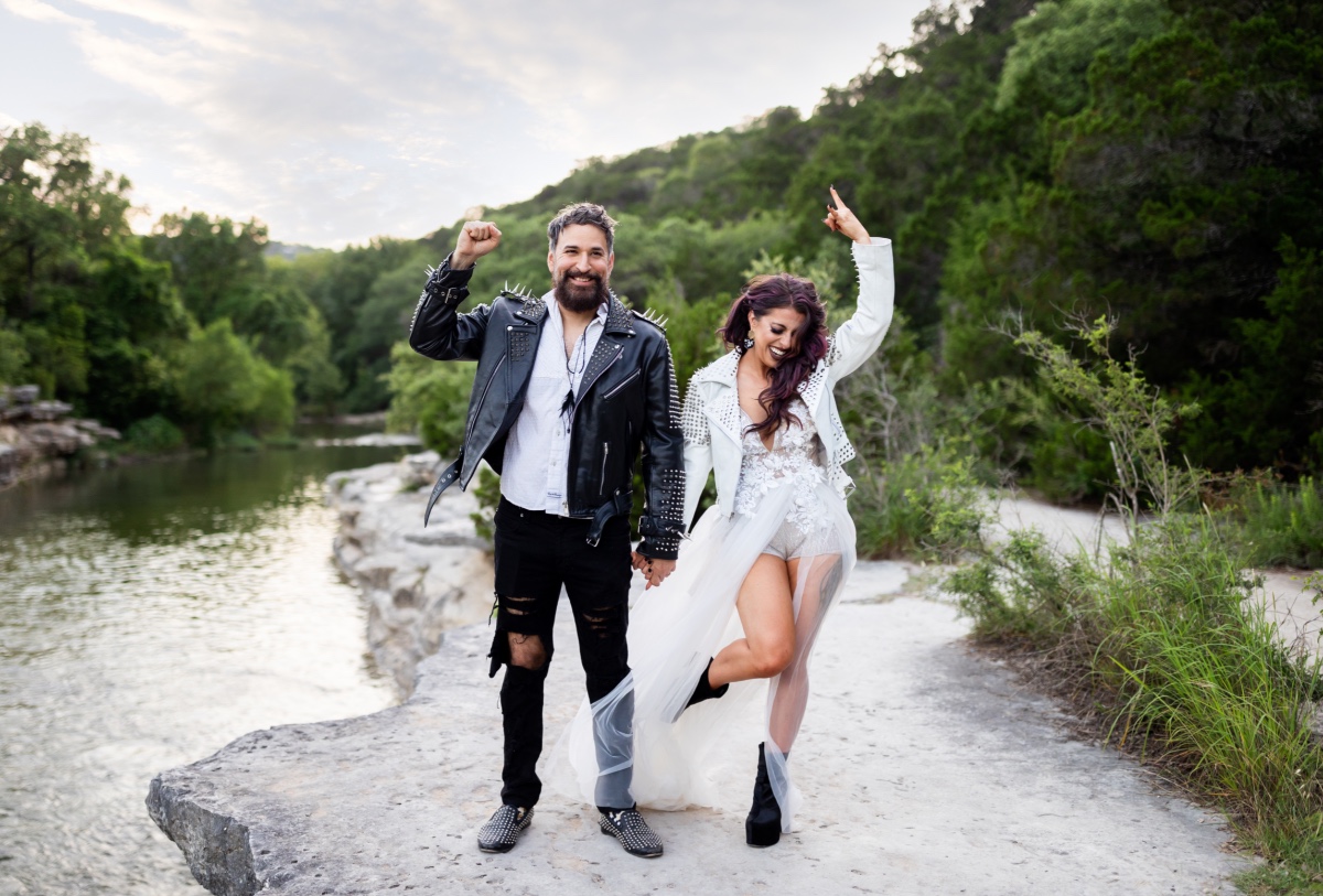love-struck-elopement-tx-lomonico-photog