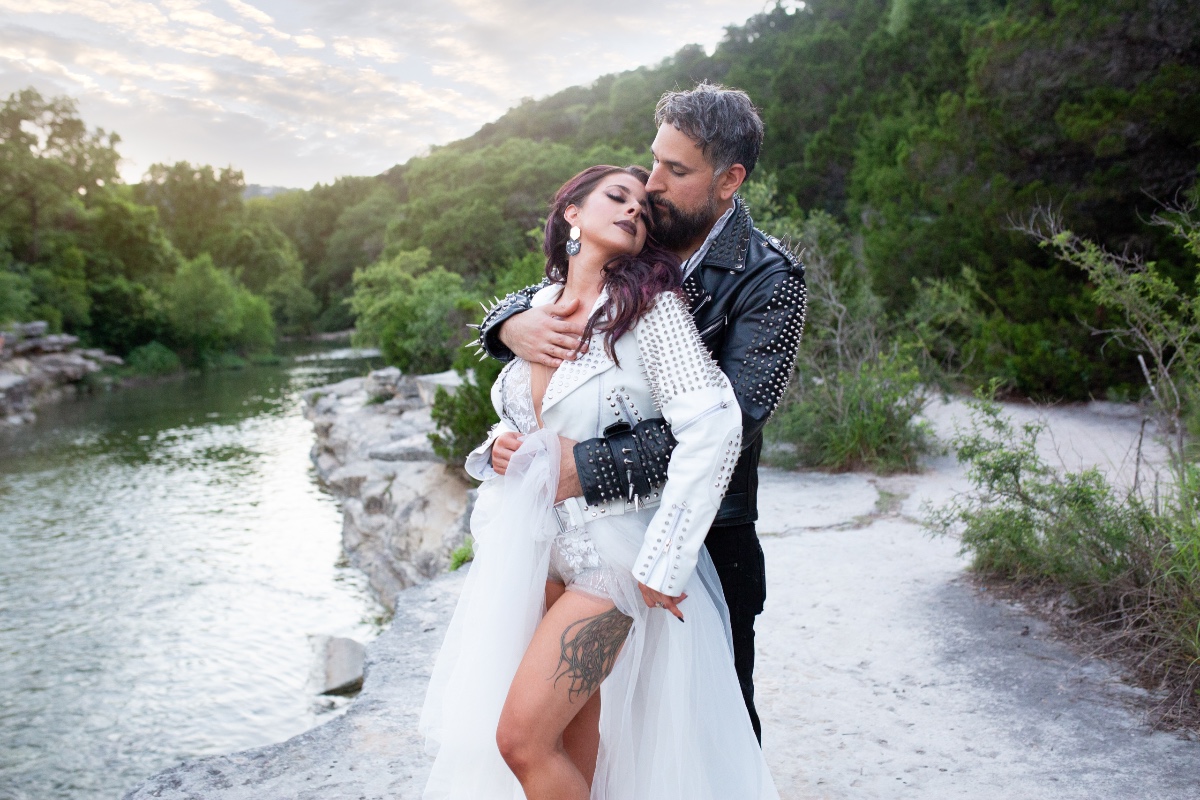 love-struck-elopement-tx-lomonico-photog
